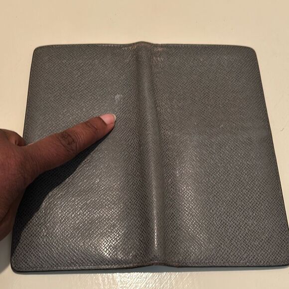 Louis Vuitton Bifold Cardholder Long Wallet Gray Textured Leather Minimalist - Picture 10 of 15